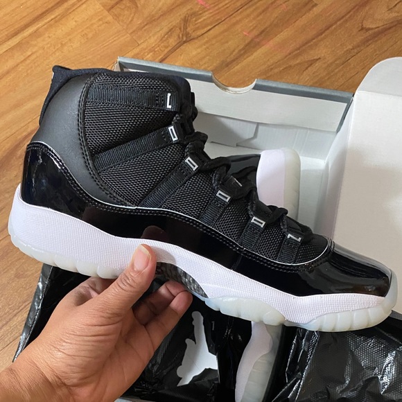 Air Jordan 11 Retro (GS) Size 7 Brand New In Box - Picture 9 of 11